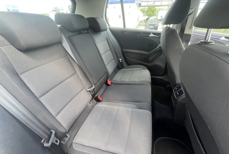 Volkswagen Golf 1.6 TDI 105ch BlueMotion FAP Confortline 5p