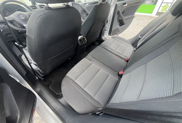 Volkswagen Golf 1.6 TDI 105ch BlueMotion FAP Confortline 5p