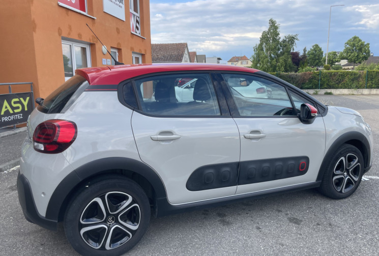 Citroën C3  1.2 Pure Tech 82 ch SHINE  Courroie de distribution OK entretien suivi
