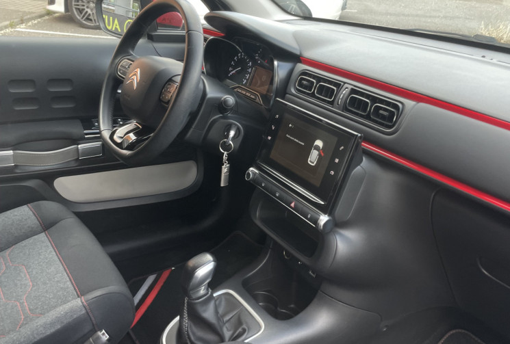 Citroën C3  1.2 Pure Tech 82 ch SHINE  Courroie de distribution OK entretien suivi