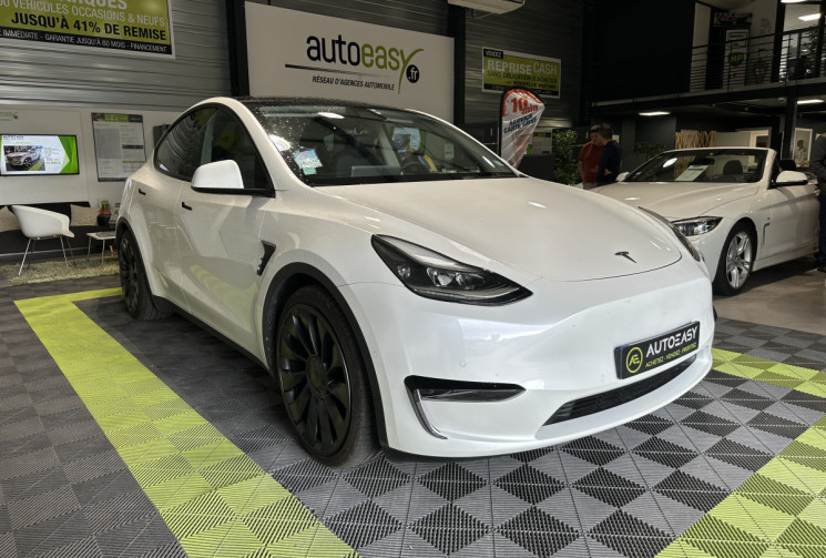 Tesla Model Y PERFORMANCE DUAL MOTOR AWD
