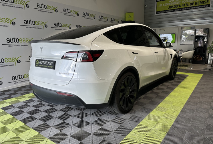 Tesla Model Y PERFORMANCE DUAL MOTOR AWD