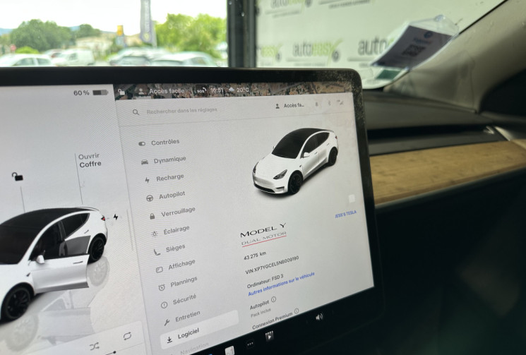 Tesla Model Y PERFORMANCE DUAL MOTOR AWD