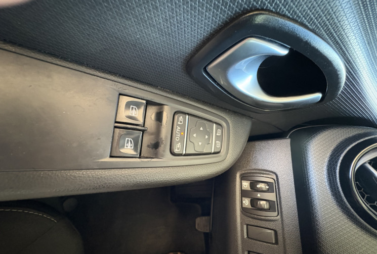 Renault Clio  0.9 TCe 90 ch energy Limited 5p 