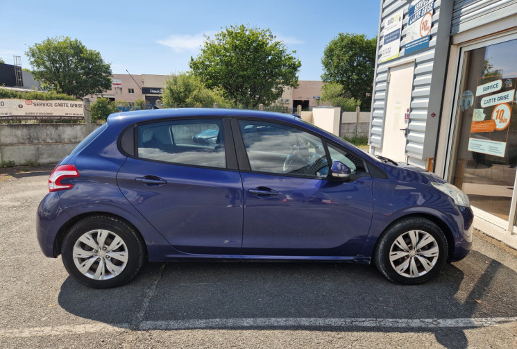 Peugeot 208 1.2 VTi Active 5p mai 2013