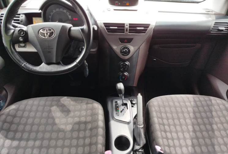 Toyota IQ iQ² MultiDrive 68 ch  VVT-i + Boite Auto