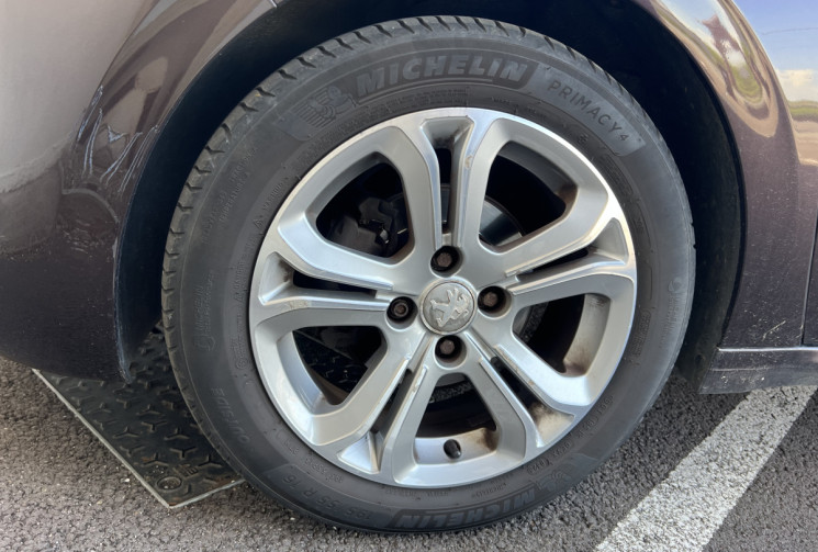 Peugeot 208 1.6 VTi 16V 120 cv
