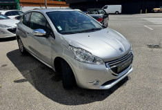 Peugeot 208 1.6 VTI 120 Allure - moteur à chaine très fiable