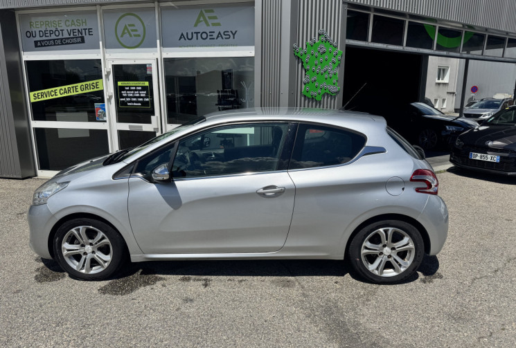 Peugeot 208 1.6 VTI 120 Allure - moteur à chaine très fiable - Garantie 6 mois