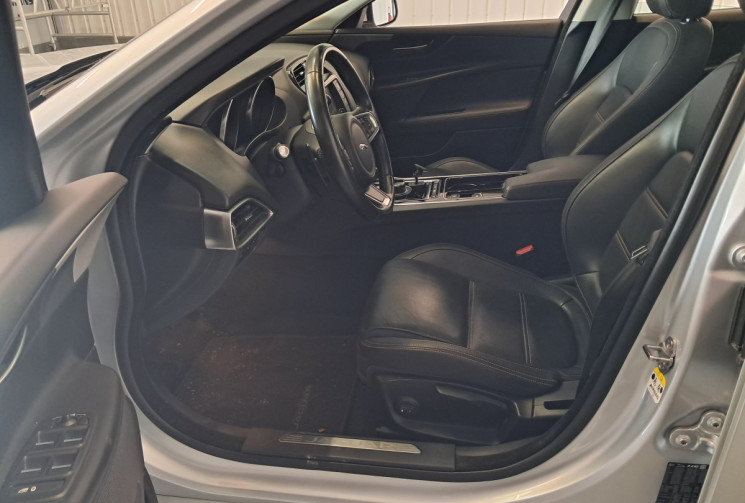 Jaguar XE 2.0D 163ch-8cv E-PERFORMANCE- PRESTIGE-BVA 8-TBE-GARANTIE-ENTRETIEN- 