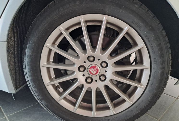 Jaguar XE 2.0D 163ch-8cv E-PERFORMANCE- PRESTIGE-BVA 8-TBE-GARANTIE-ENTRETIEN- 
