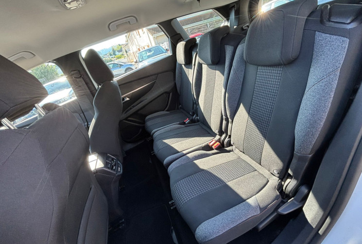 Peugeot 5008 BlueHDi 130 ch / 7 Places / EAT8 / Active Pack
