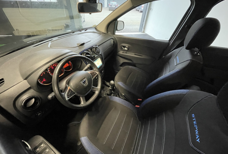 Dacia Lodgy 1.5 Blue dCi 115ch Stepway 7 places (1 ere main)