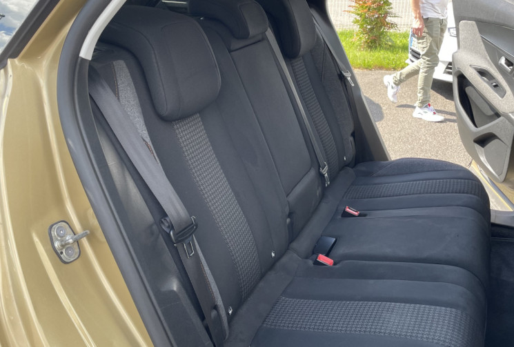 Peugeot 3008 1.2 PureTec 130 CV ACTIVE