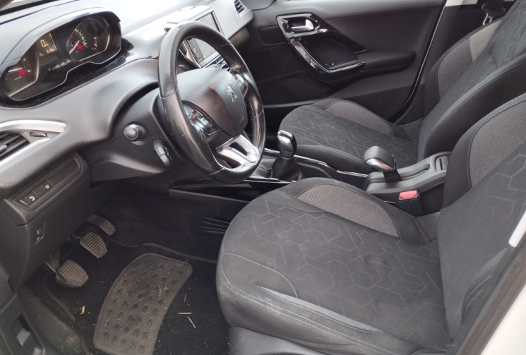 Peugeot 2008 1.5 BLUE HDI 100 SIGNATURE