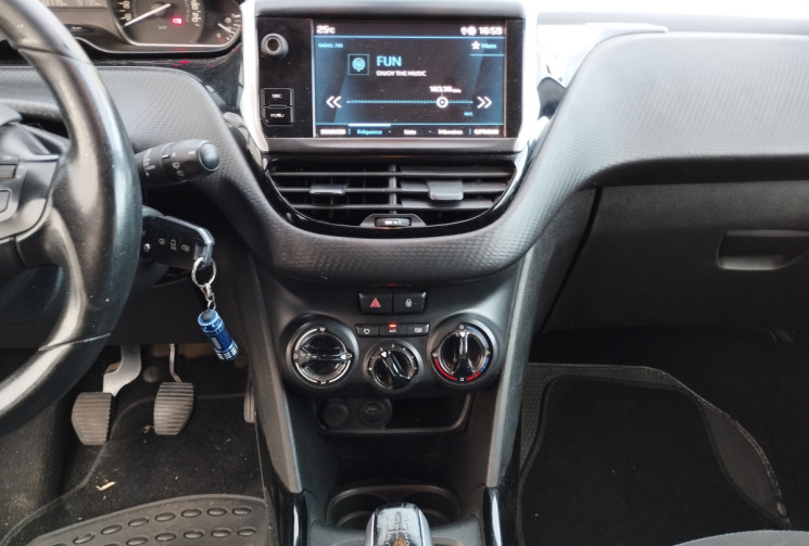 Peugeot 2008 1.5 BLUE HDI 100 SIGNATURE