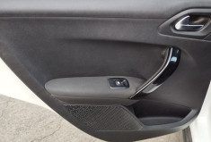 Peugeot 2008 1.5 BLUE HDI 100 SIGNATURE