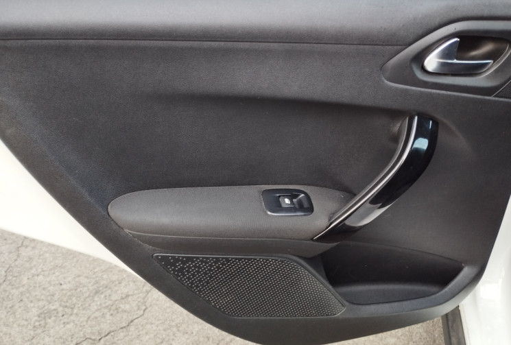 Peugeot 2008 1.5 BLUE HDI 100 SIGNATURE
