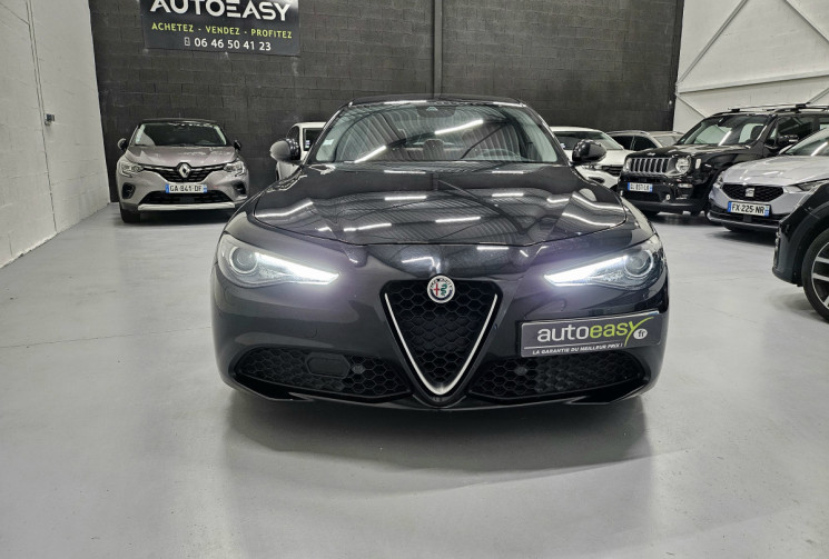 Alfa Romeo Giulia  2.2 jtd 180 cv lusso AT8 / suivi complet alfa romeo