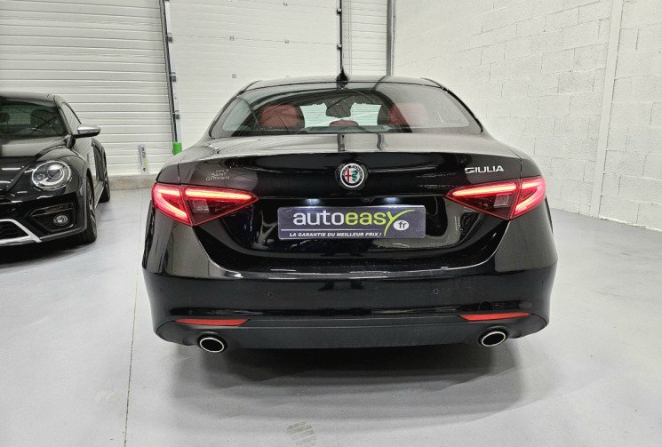 Alfa Romeo Giulia  2.2 jtd 180 cv lusso AT8 / suivi complet alfa romeo