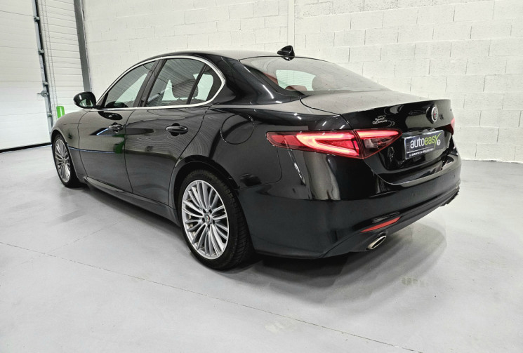 Alfa Romeo Giulia  2.2 jtd 180 cv lusso AT8 / suivi complet alfa romeo