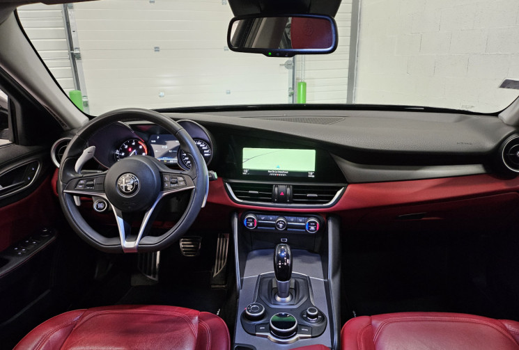 Alfa Romeo Giulia  2.2 jtd 180 cv lusso AT8 / suivi complet alfa romeo