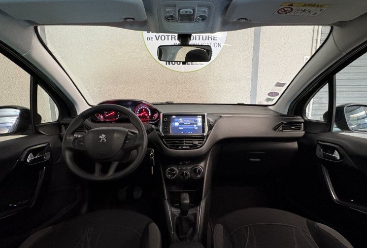 Peugeot 208  208 1.2 VTI 12V 82 CV -TBE- GARANTIE 6 MOIS-2 IEME MAIN-TOIT PANORAMIQUE-NOIRE