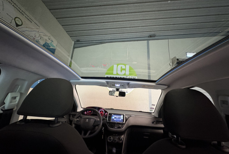 Peugeot 208  208 1.2 VTI 12V 82 CV -TBE- GARANTIE 6 MOIS-2 IEME MAIN-TOIT PANORAMIQUE-NOIRE