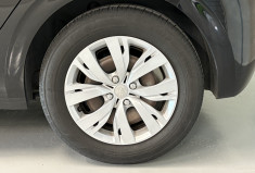 Peugeot 208 1.2 VTI 12V 82 CV  TBE GARANTIE 6 MOIS 2 EME MAIN TOIT PANORAMIQUE NOIRE