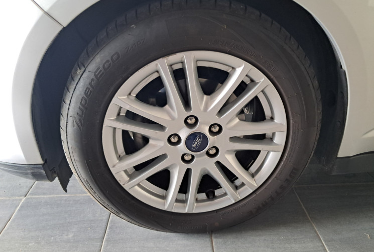 Ford C-MAX 1.0i 16V EcoBoost 125 cv- TITANIUM- TBE-GARANTIE-ENTRETIEN OK-