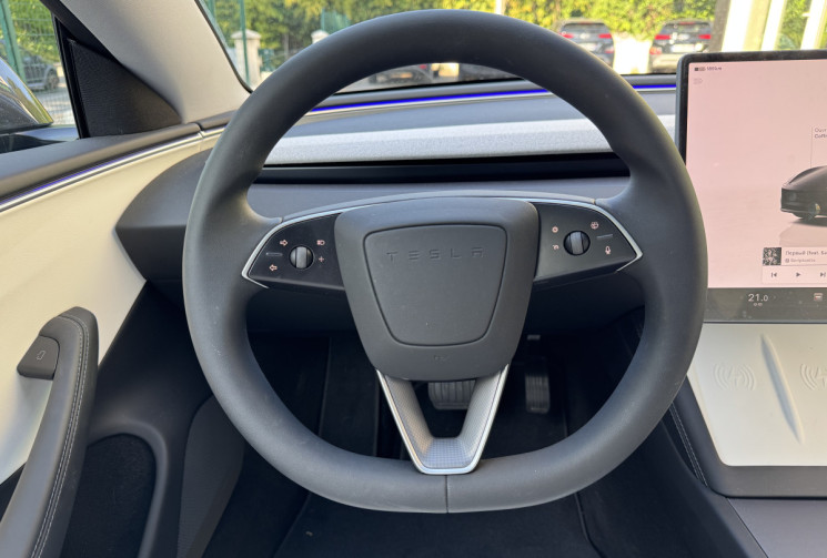 Tesla Model 3 STANDARD PLUS 275 RWD HIGHLAND * AUTONOMIE 513 KM * GARANTIE 11/2028