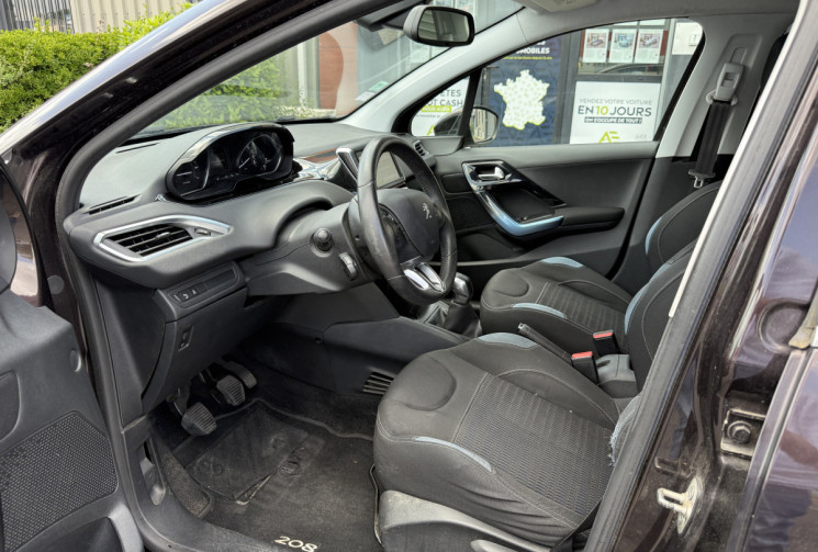 Peugeot 208 1.6 VTi ALLURE 120 cv / CHAINE DE DISTRIBUTION