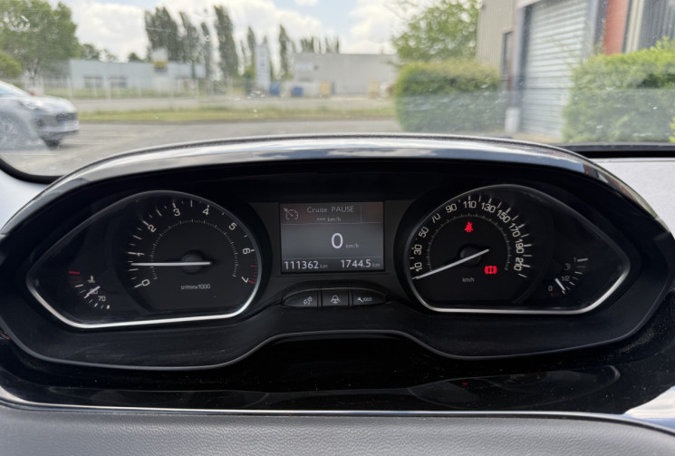 Peugeot 208 1.6 VTi ALLURE 120 cv / CHAINE DE DISTRIBUTION
