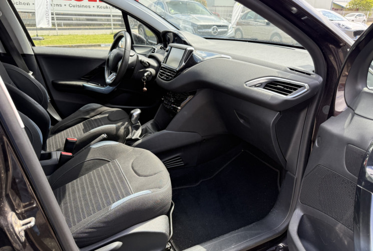 Peugeot 208 1.6 VTi ALLURE 120 cv / CHAINE DE DISTRIBUTION