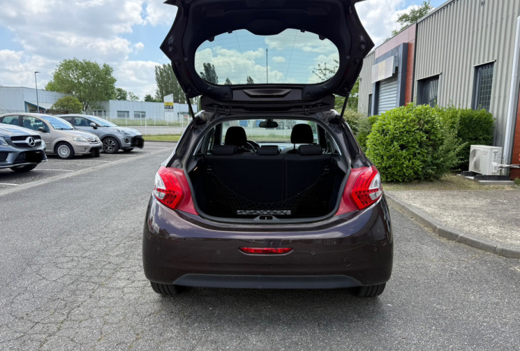 Peugeot 208 1.6 VTi ALLURE 120 cv / CHAINE DE DISTRIBUTION
