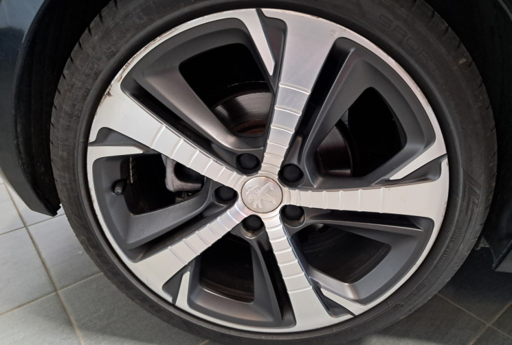 Peugeot 308 GT-2.0 BlueHDi 180 SS EAT6 / TBE / FULL OPTIONS / GTIE / ENTRETIEN OK