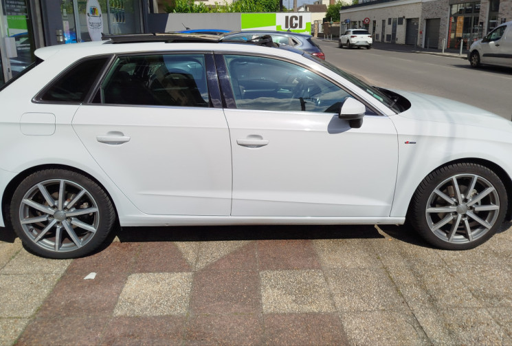 Audi A3 Sportback 35 TFSI CoD 150 S tronic 7 Sport / SUIVI AUDI / TOIT OUVRANT