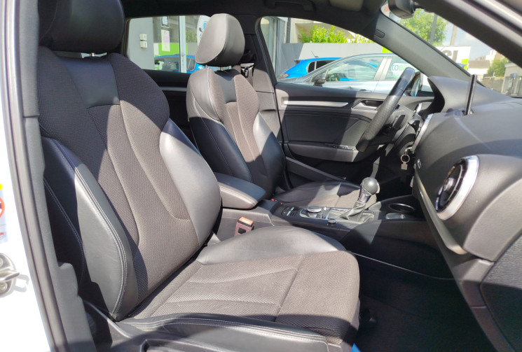 Audi A3 Sportback 35 TFSI CoD 150 S tronic 7 Sport / SUIVI AUDI / TOIT OUVRANT