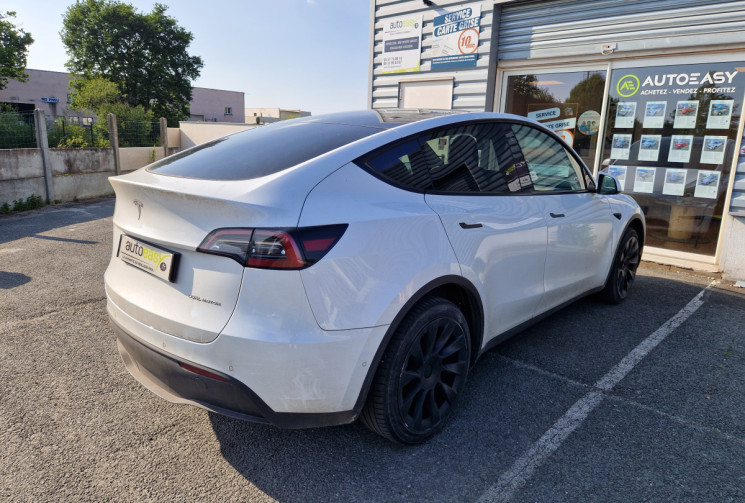 Tesla Model Y  Long Range AWD 