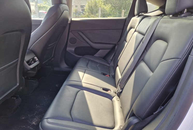 Tesla Model Y  Long Range AWD 