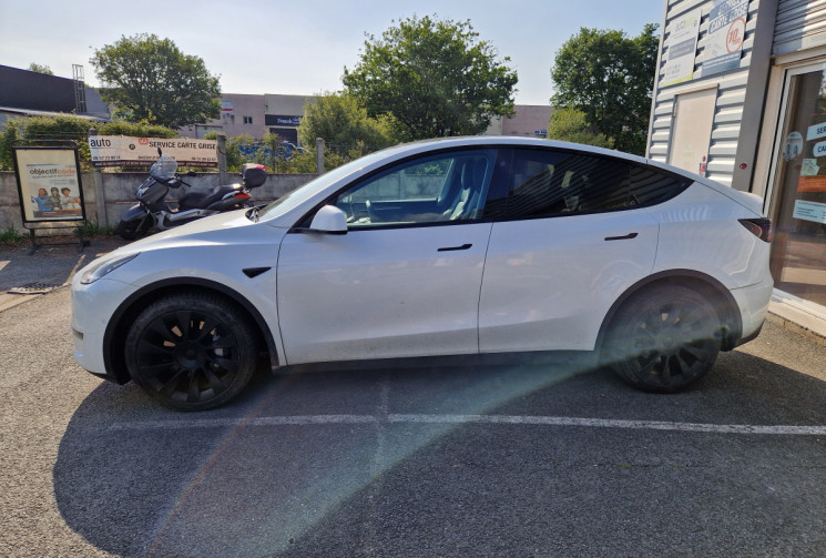 Tesla Model Y  Long Range AWD 