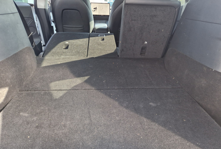 Tesla Model Y  Long Range AWD 