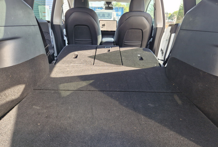 Tesla Model Y  Long Range AWD 
