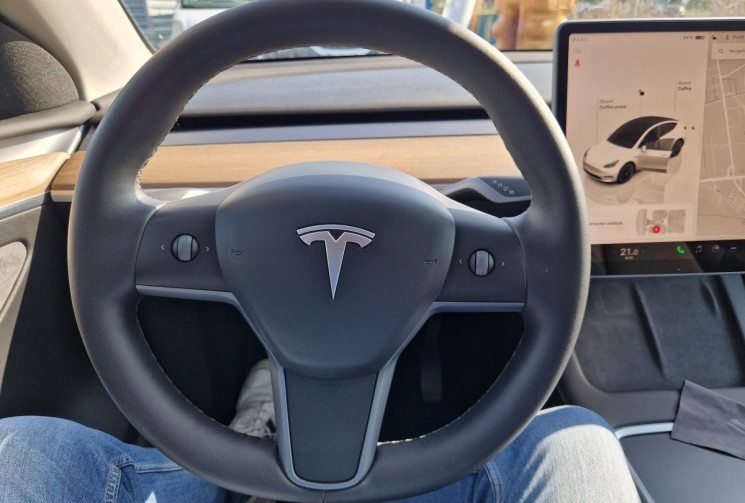 Tesla Model Y  Long Range AWD 