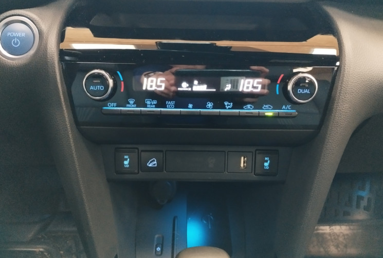 Toyota Yaris Cross 116 Hybrid TRAIL 4WD E-CVT BOITE AUTO 