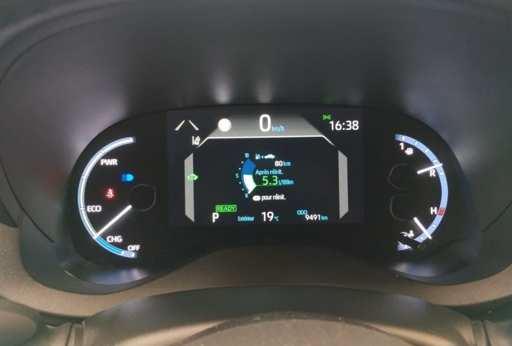 Toyota Yaris Cross 116 Hybrid TRAIL 4WD E-CVT BOITE AUTO 