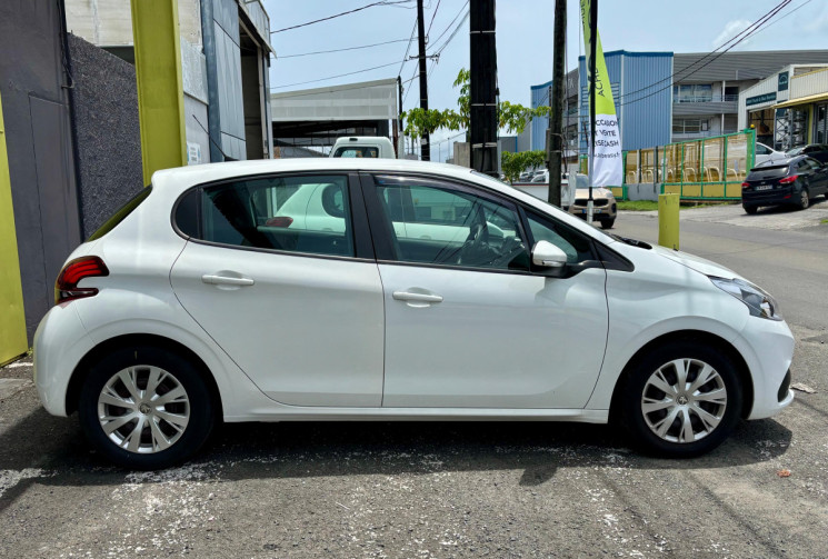 Peugeot 208  I Phase 2 5 Portes 1.2 VTi 12V S&S 82 cv Active 5p // Excellente État 