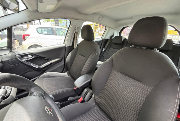 Peugeot 208  I Phase 2 5 Portes 1.2 VTi 12V S&S 82 cv Active 5p // Excellente État 