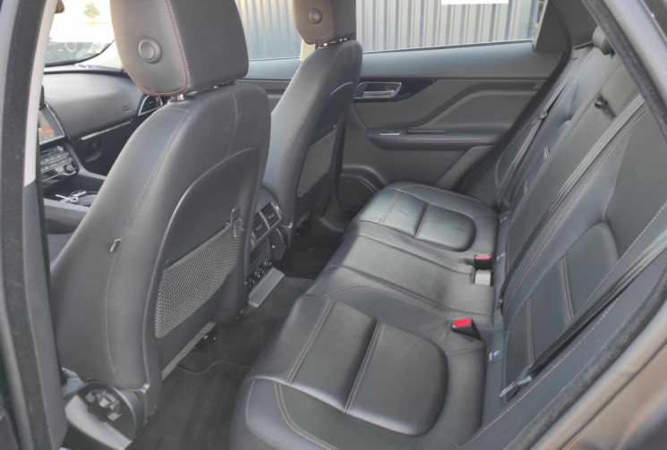 Jaguar F-Pace 2.0 D 180 CH BVA PRESTIGE