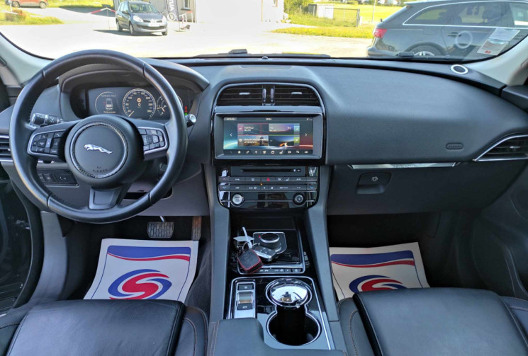 Jaguar F-Pace 2.0 D 180 CH BVA PRESTIGE